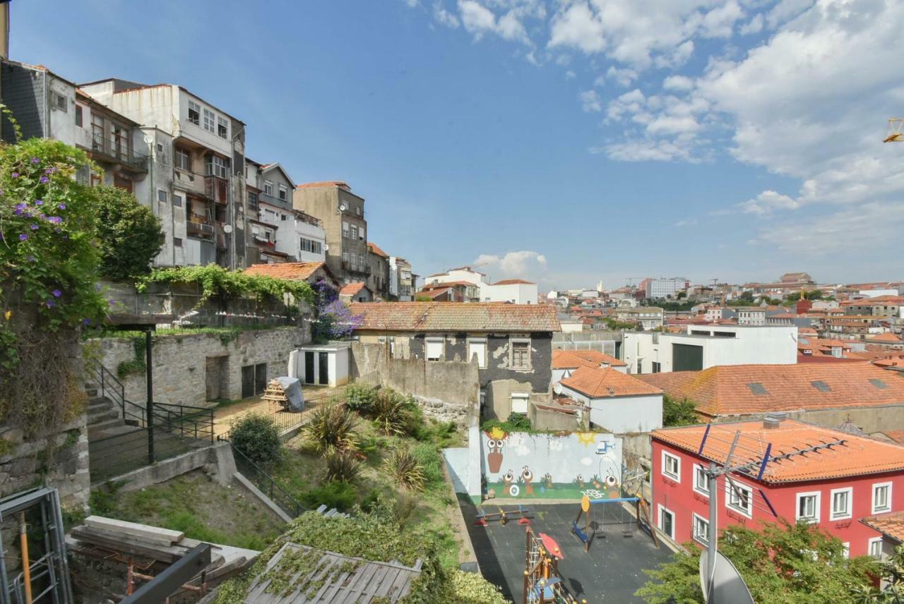 Clerigos Old Town Apartment